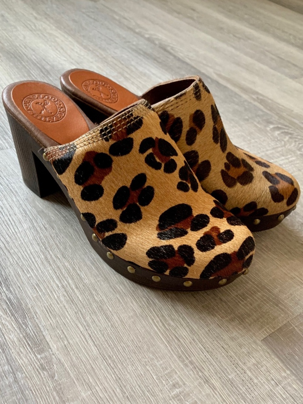 Penelope Chilvers Anthropologie Leopard Print Calf Hair Clogs Mules EU 38 US 7